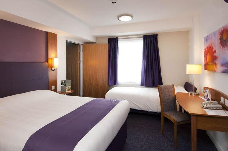 Premier Inn Barnsley 웜브웰 외부 사진